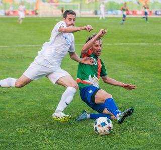 Les Clubs de la 1ère ligue fete la Journée de l’éducation physique sur le terrain, avec le soutien de Sergey Dyadechko